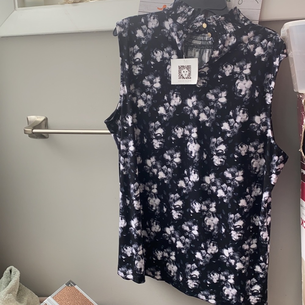 Ann Klein Sleeveless Woman top